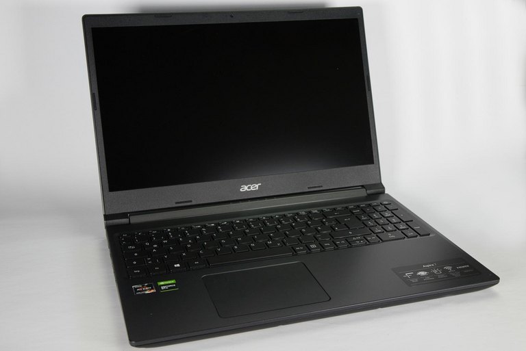 1.17 Acer Aspire 7 Laptop